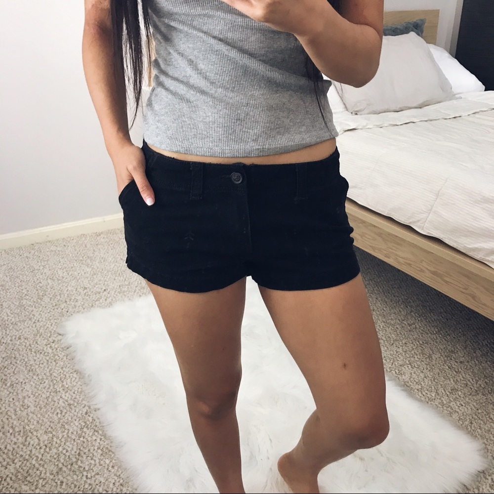 NWT - Hollister - Black Chino Shorts - Picture 3 of 4